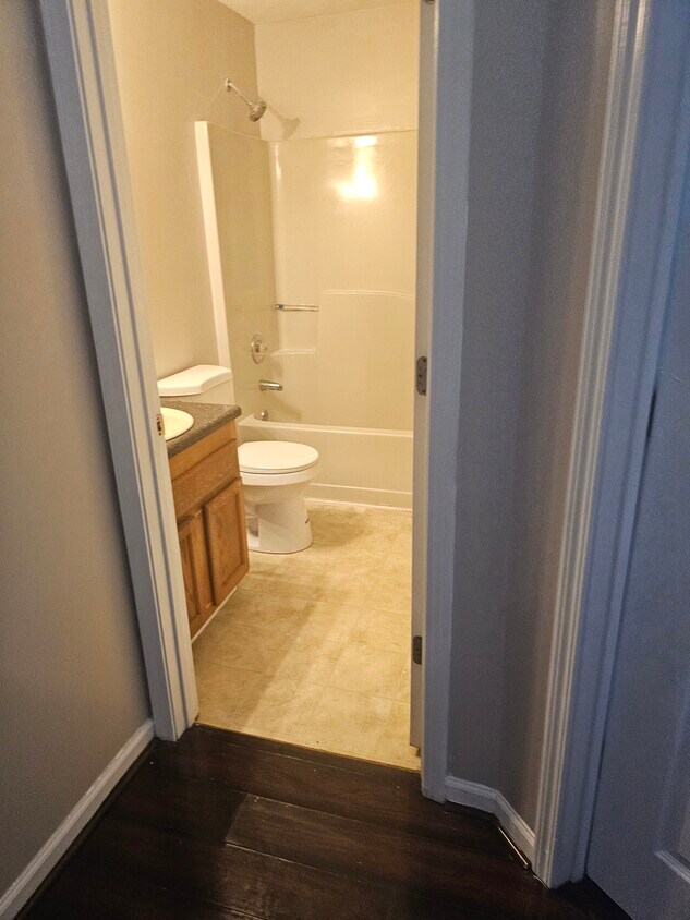 Foto principal - 305 Wood Sage Dr