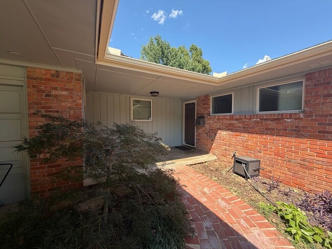 Photo - 2517 Chateau Drive House