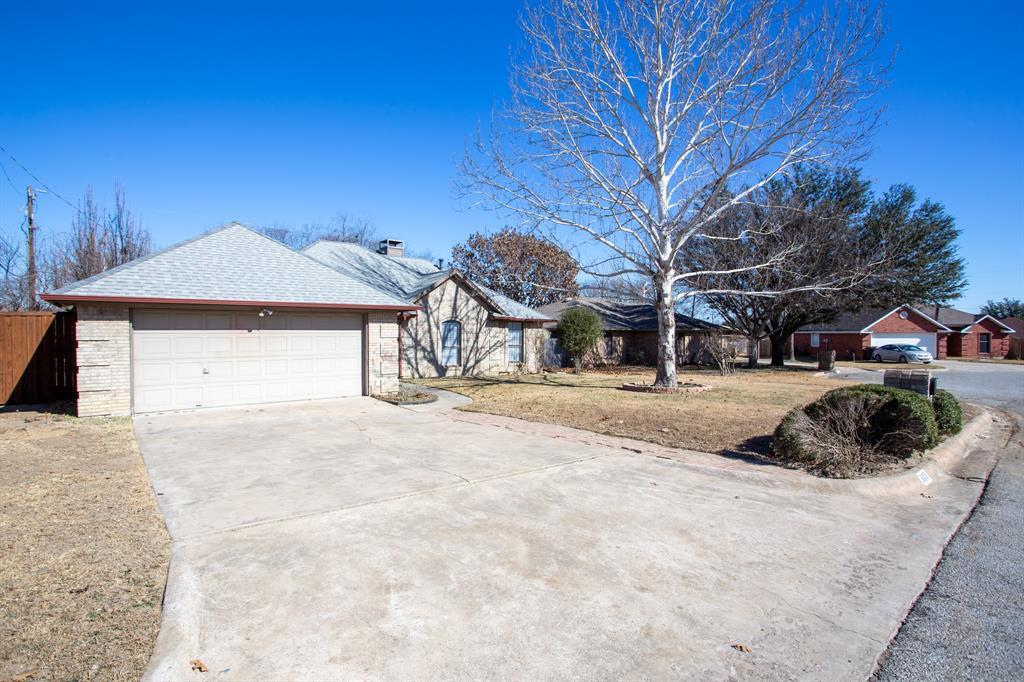 300 Woodlawn St, Krum, TX 76249 House Rental in Krum, TX