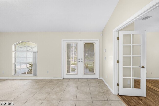 Foto del edificio - 5215 SW 16th Pl