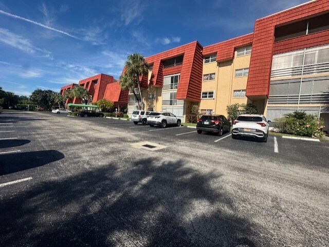 Foto del edificio - 22615 SW 66th Ave