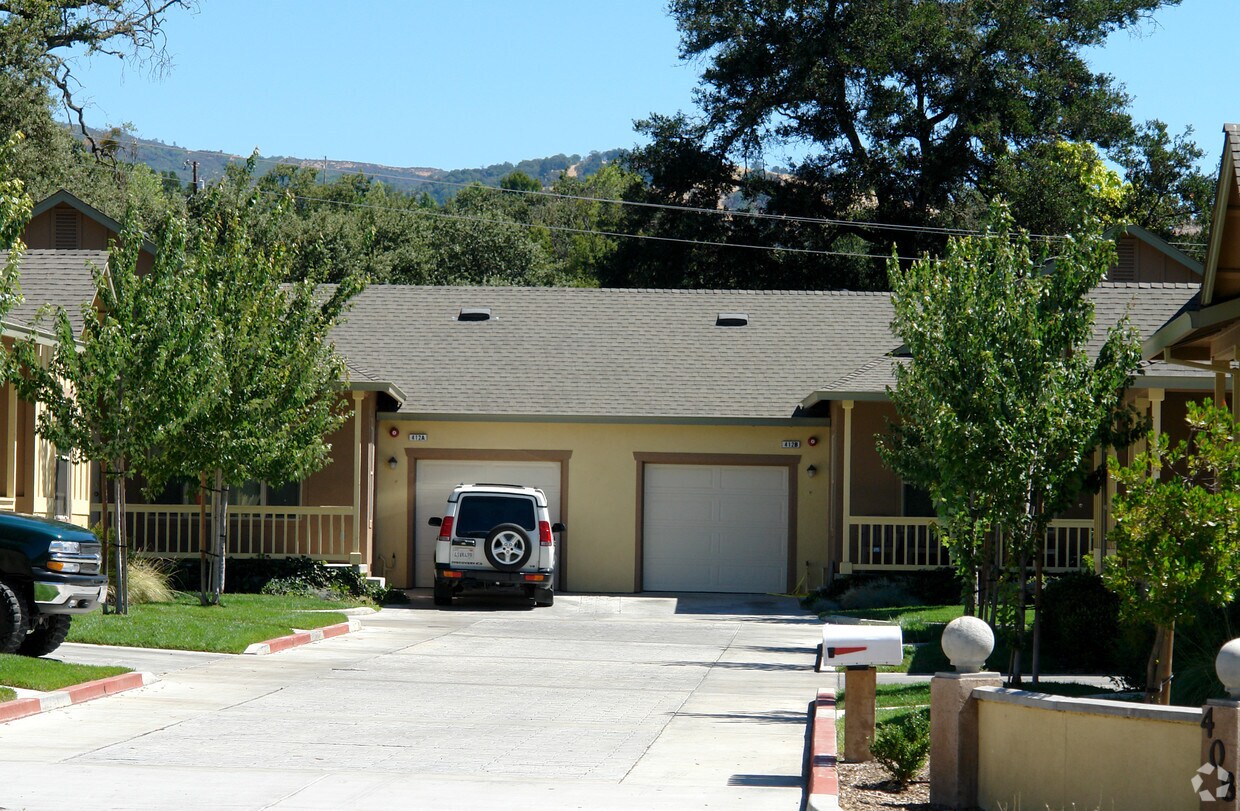 Foto principal - 412 N Cloverdale Blvd