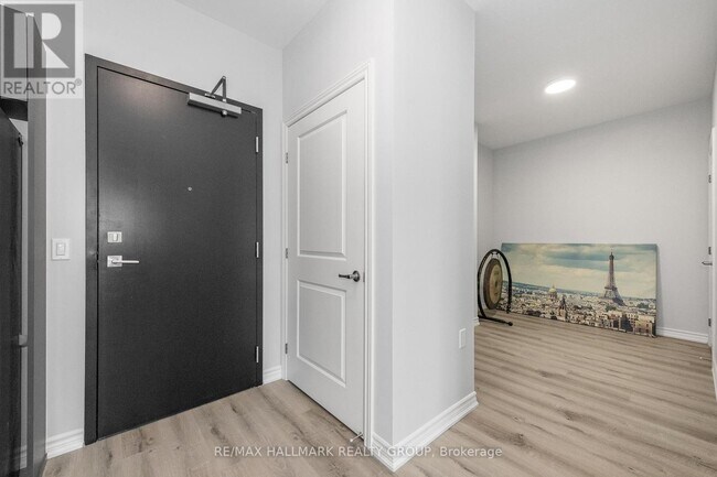 Building Photo - 1350 Hemlock Rd