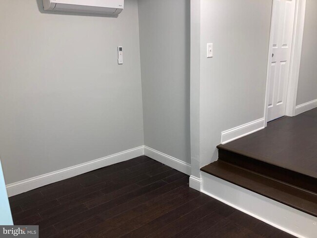 Foto del edificio - 2225 W Thompson St
