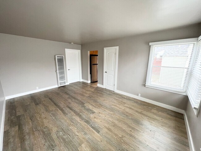 Foto del edificio - Gorgeous One-Bedroom, One-Bathroom Home Lo...