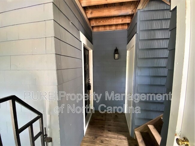 Foto del edificio - 415 W 8th St