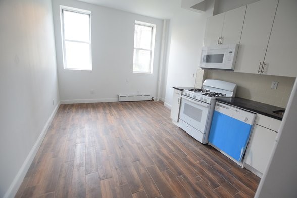 Primary Photo - 131 Wyckoff Ave