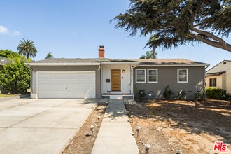 Building Photo - 8906 Earhart Ave