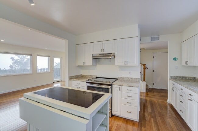 Building Photo - 516 Heathcliff Dr