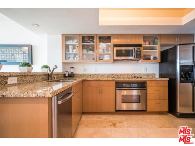 Foto del edificio - 13700 Marina Pointe Dr