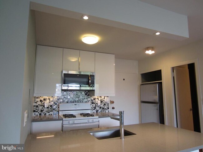 Foto del edificio - 2030 F St NW