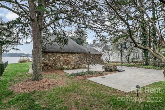 Building Photo - 21200 Senlac Ln