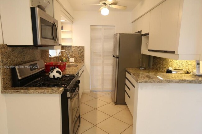 Foto del edificio - 3 bedroom in Hollywood FL 33020