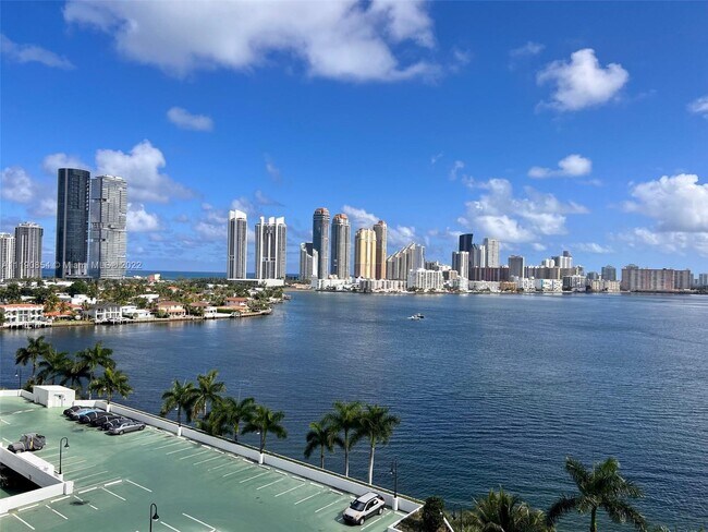 Foto del edificio - 3600 Mystic Pointe Dr