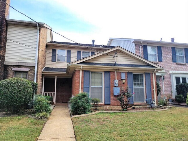 Foto del edificio - 4046 Camellia Dr