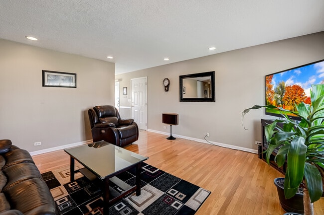 Building Photo - 2853 Crabtree Ave
