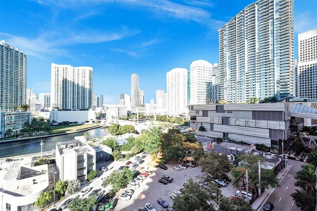 Foto del edificio - 88 SW 7th St