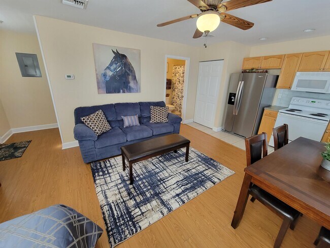 Foto del edificio - 3223 Whitman Way