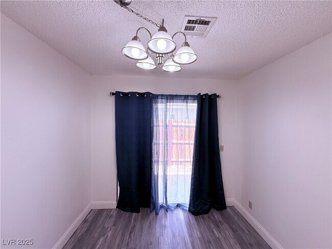 Foto del edificio - 204 N Bruce St