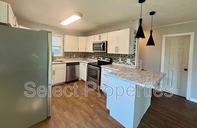 Building Photo - 2213 Spence Cir