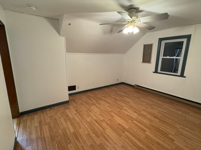 Building Photo - 165 Sand Creek Rd