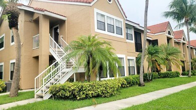 Building Photo - 10581 SW 155th Ct