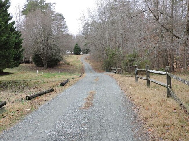 Foto del edificio - Quiet and Private Country Living