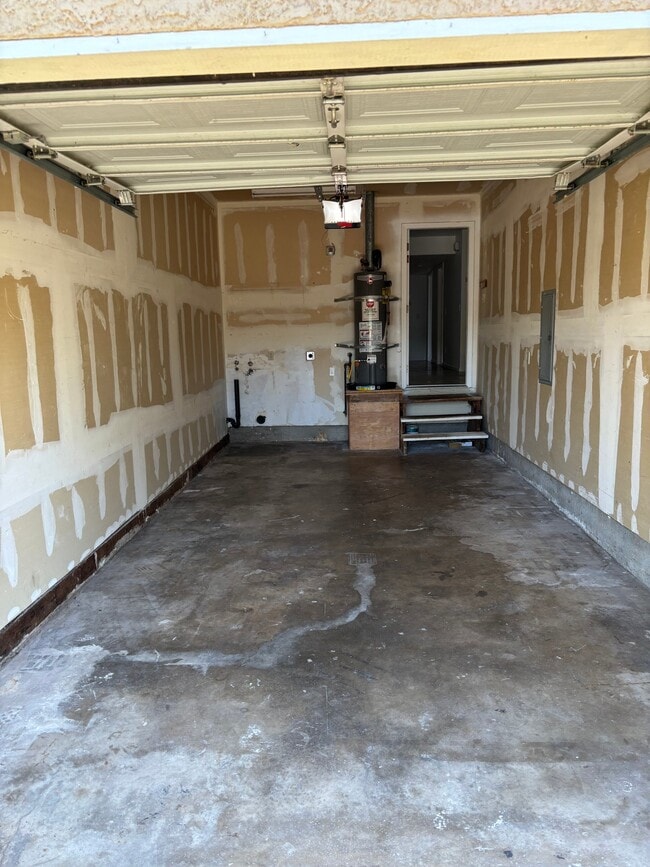 Building Photo - 6031 Bourbon Dr