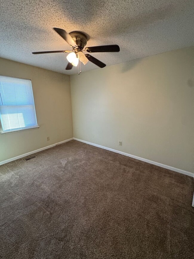 Foto del edificio - 37 Ty Dr