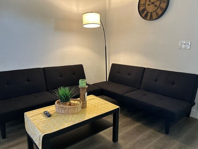 Foto del edificio - 1254 W Manhatton Dr