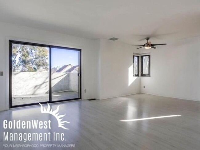 Foto del edificio - Cozy 2Bdm 1.5Ba Condo in Point Loma Heights