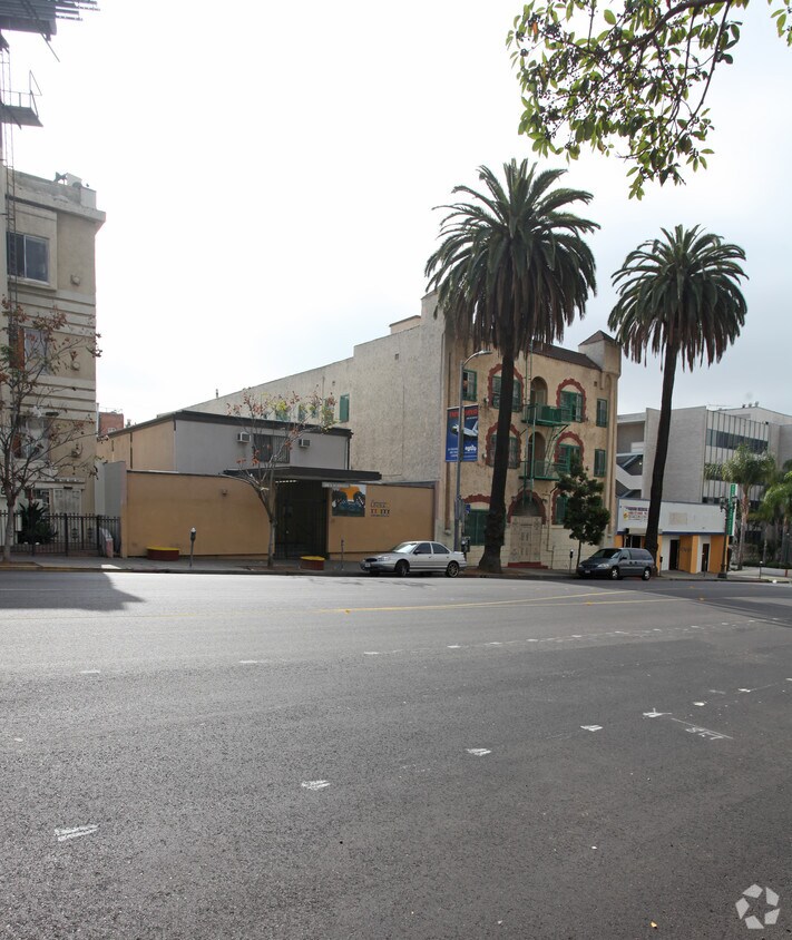 Foto del edificio - 320 S Alvarado St