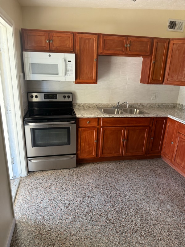 Building Photo - 1956 Rose Blvd