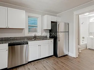 Foto del edificio - 1557 Lawton Ave