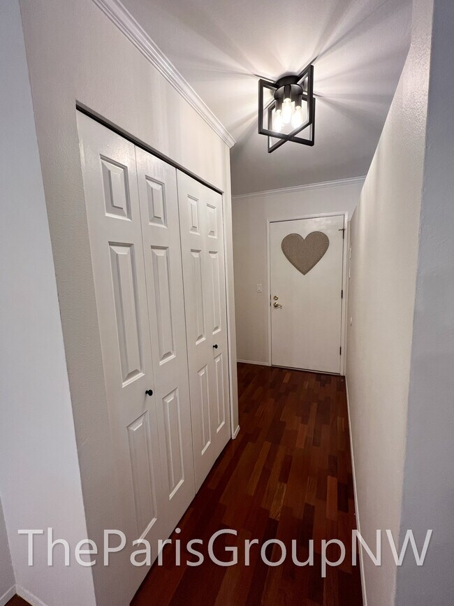 Foto del edificio - 3030 80th Ave SE