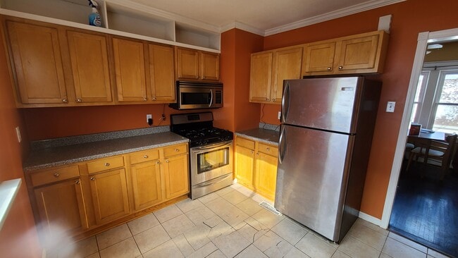 Kitchen including stainless steel appliances - 439 Goethe St