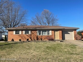 Building Photo - 631 Parkwood Dr