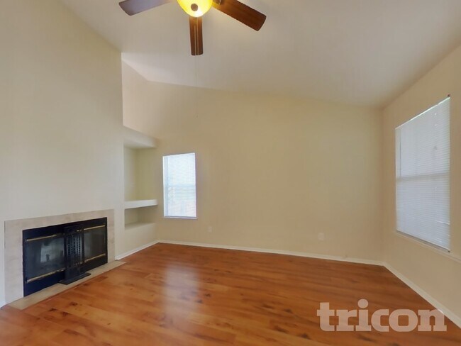 Foto del edificio - 715 Lotz Way