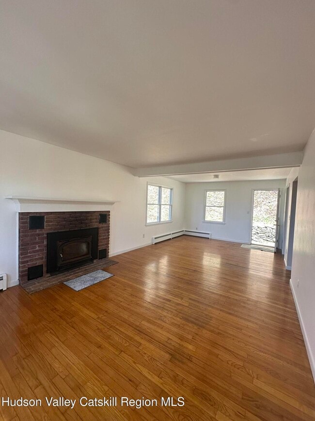 Building Photo - 694 Dugway Rd