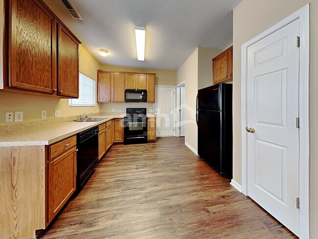 Building Photo - 539 Rockbridge Dr