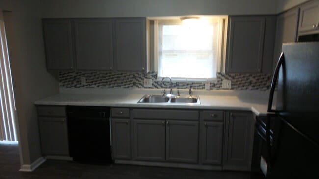 Building Photo - COMING SOON! Renovated 3 Bedroom, 2 bath R...