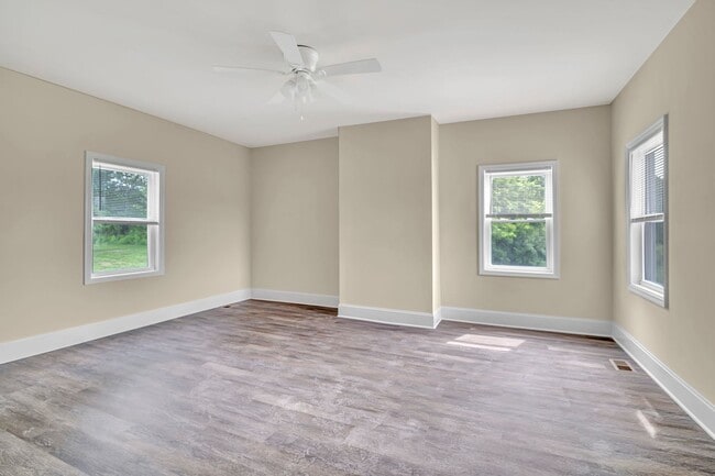 Building Photo - 1712 Linvale