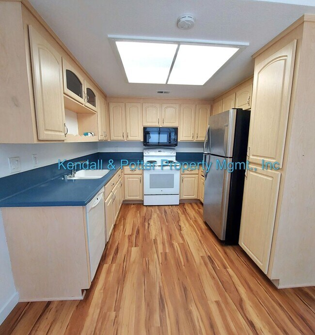 Foto del edificio - 4230 Topsail Ct