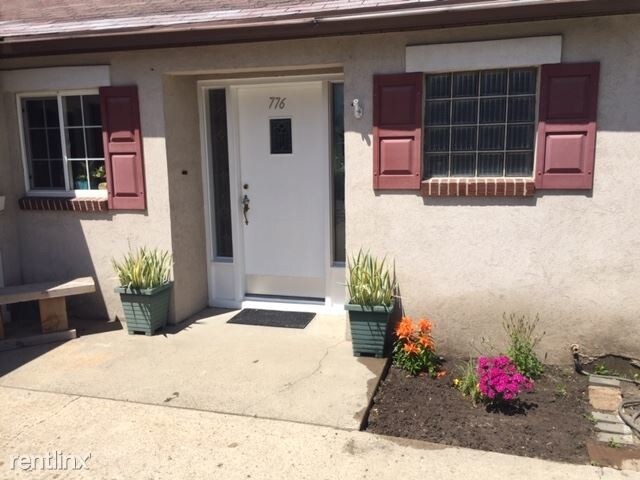 Primary Photo - 3 br, 1.5 bath House - 776 E Vine St