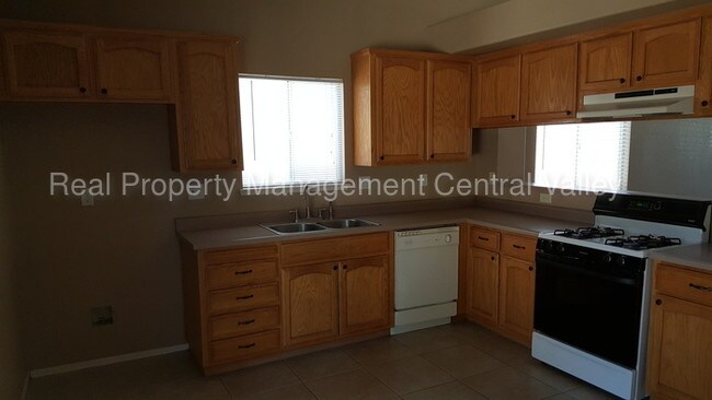 Building Photo - 2426 Rio Gabriel St