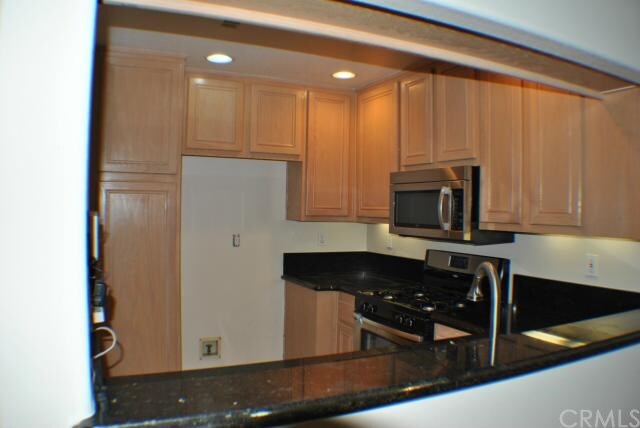 Building Photo - 17 Mistral
