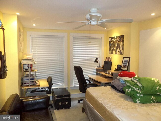 Foto del edificio - 1744 Webster St