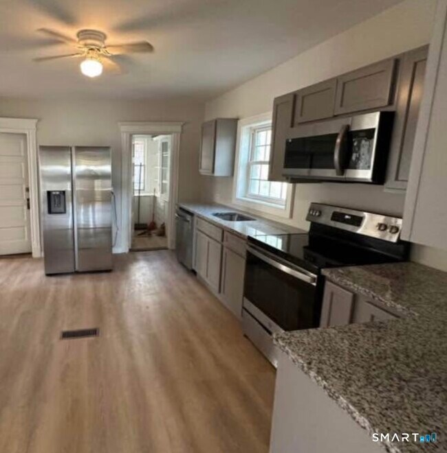 Foto del edificio - 151 Sunnyside Ave