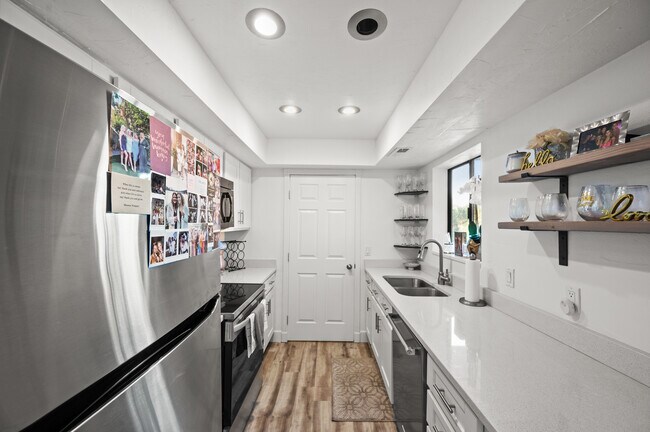 Building Photo - 9189 S Jefferson Pl