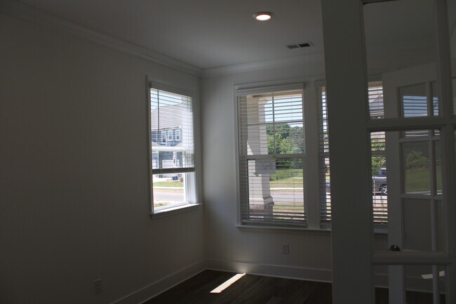 Building Photo - 175 Andalusa Ct